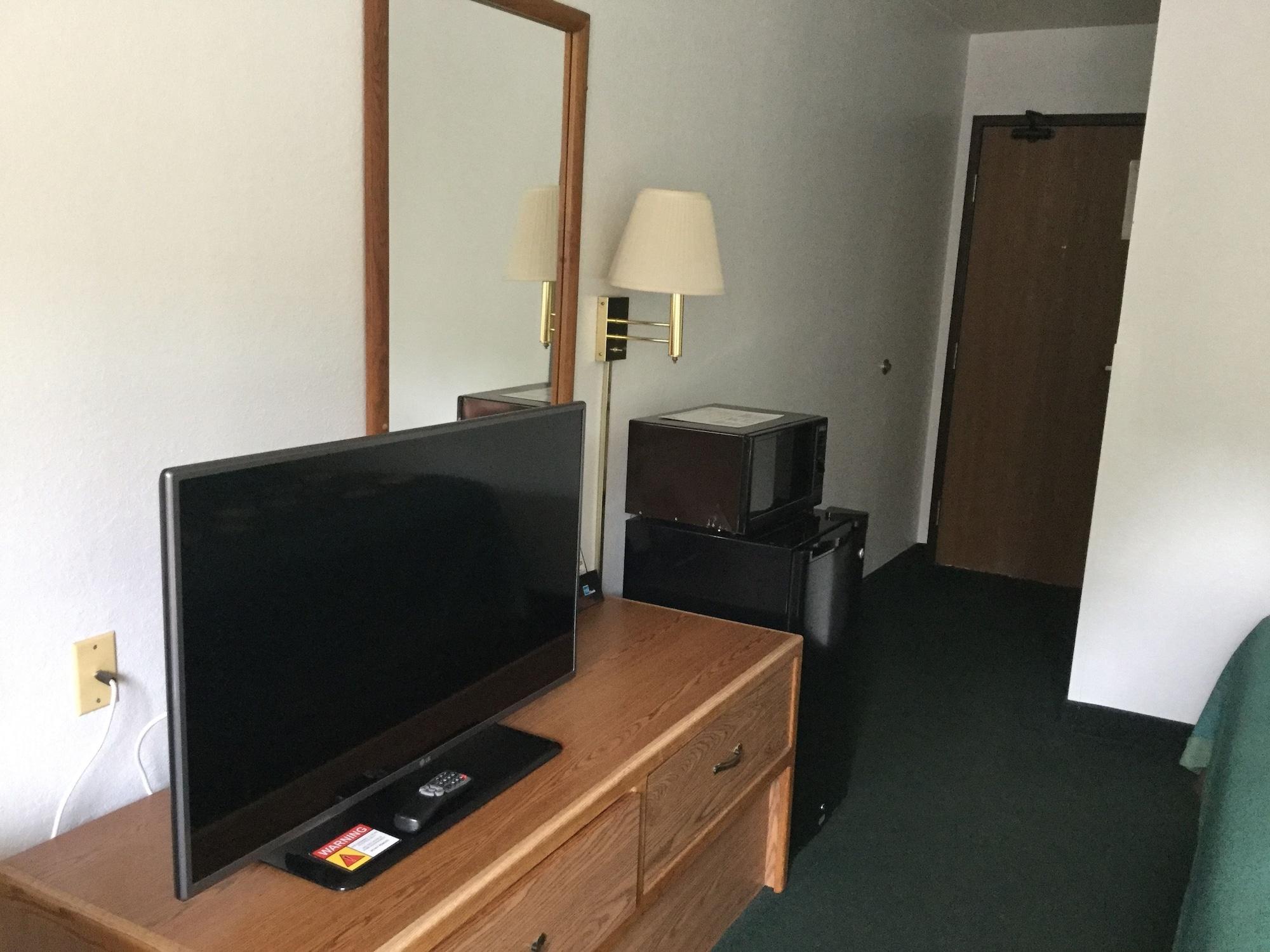 Hotel Super 8 By Wyndham New Stanton Esterno foto
