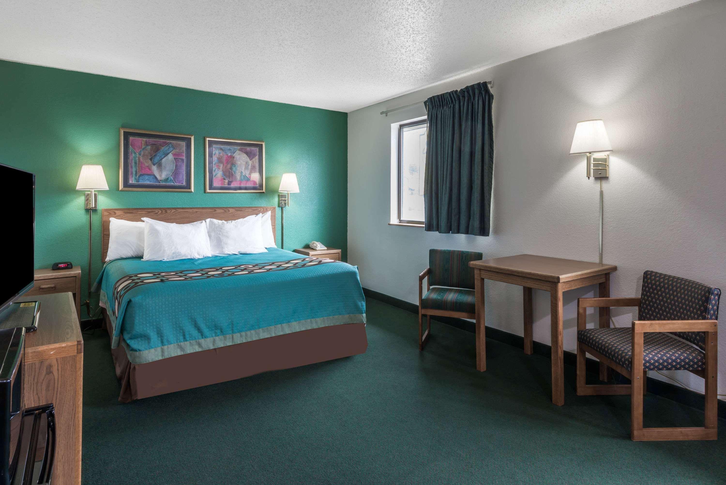 Hotel Super 8 By Wyndham New Stanton Esterno foto